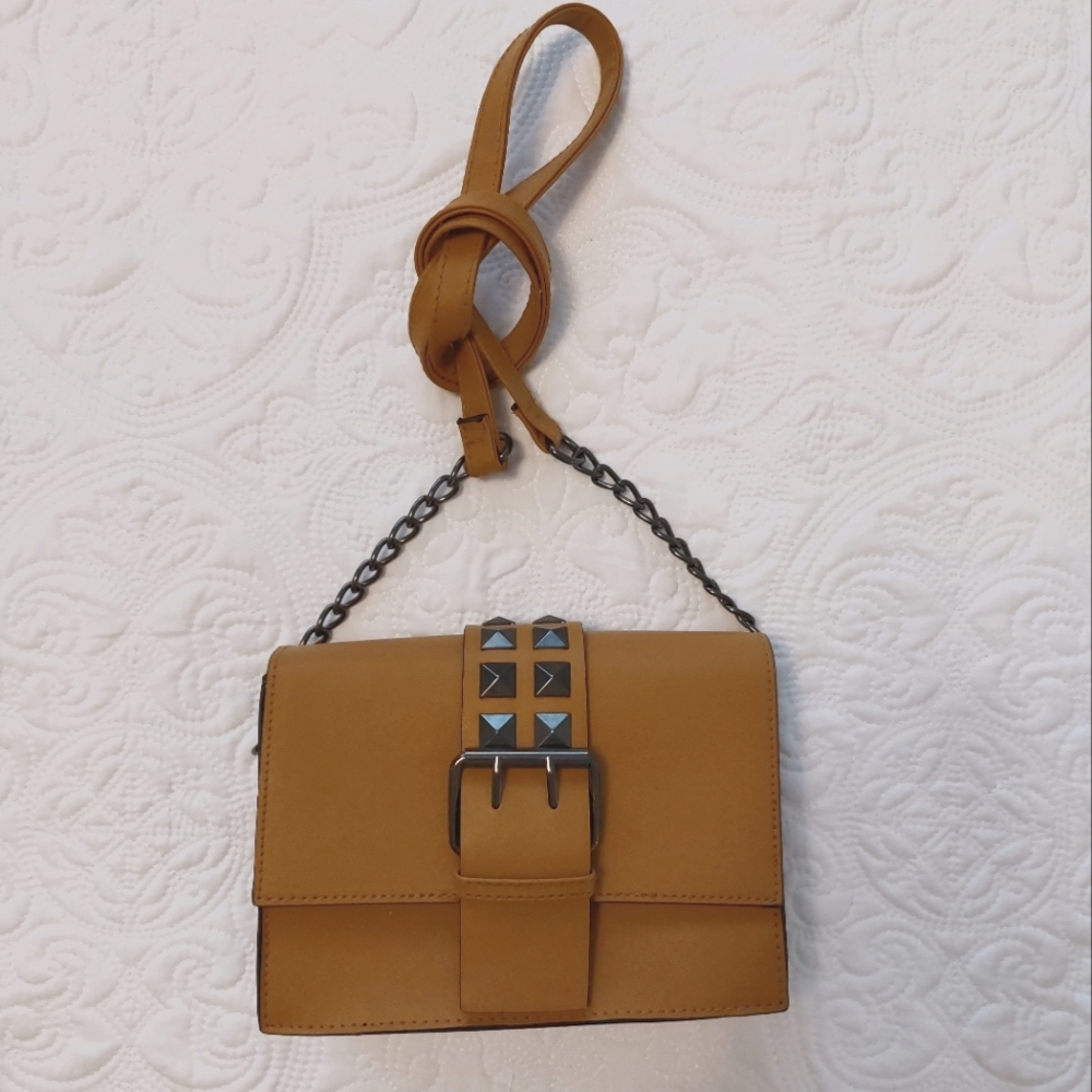👜 Mustard Yellow Handbag with Black Metal buckle & chain detail 👜